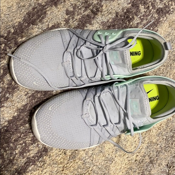 Nike Shoes - Nike free runners